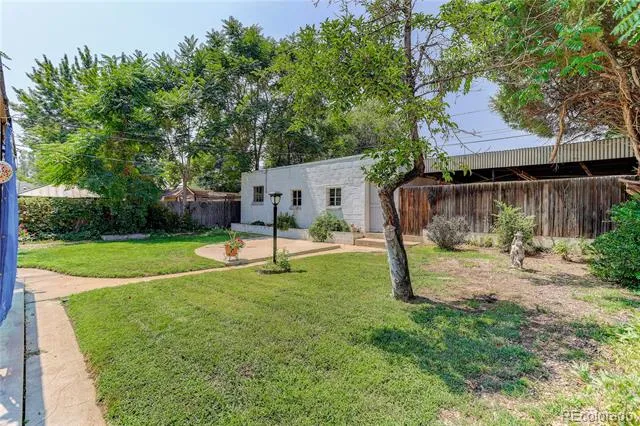 4737 Beach Court Denver, CO 80211
