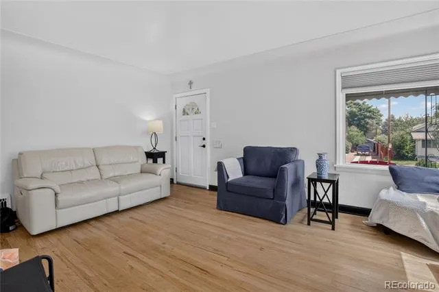 4737 Beach Court Denver, CO 80211