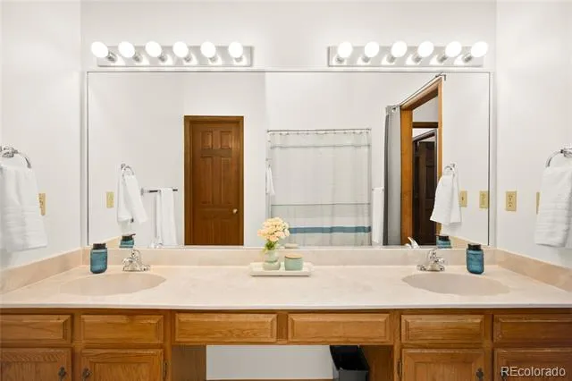 4211 S Fairplay Circle #F Aurora, CO 80014
