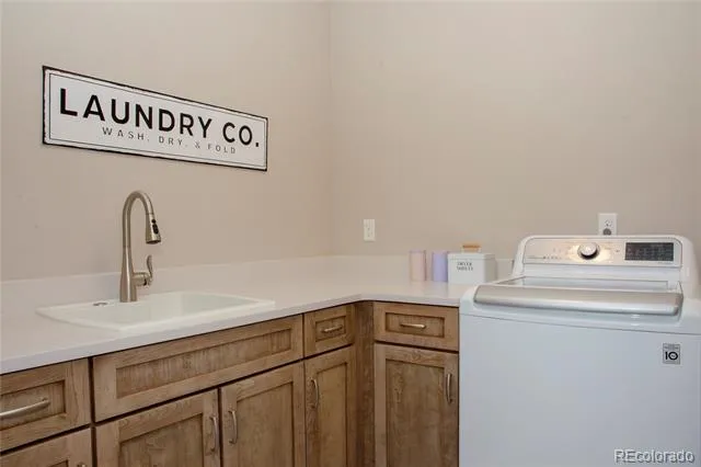 7936 S Jamestown Court Aurora, CO 80016