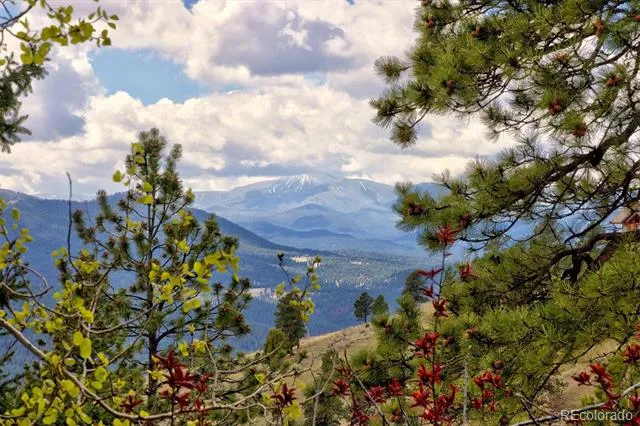 1952 Montane Drive Golden, CO 80401