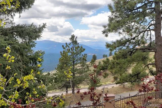 1952 Montane Drive Golden, CO 80401