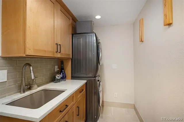1952 Montane Drive Golden, CO 80401