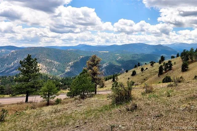 1952 Montane Drive Golden, CO 80401