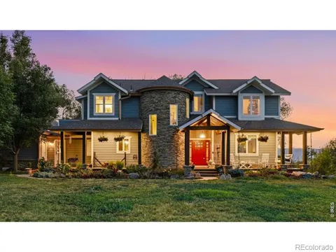 871 Bluebird Lane