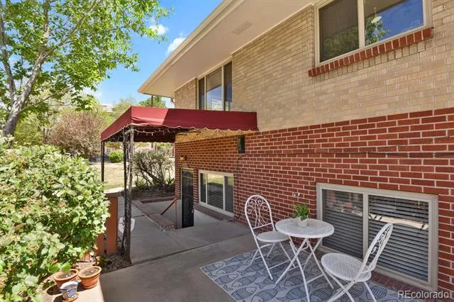 3290 W Fairview Place Denver, CO 80211