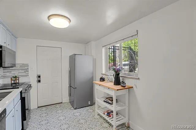3290 W Fairview Place Denver, CO 80211