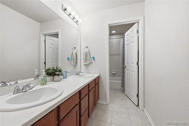 4860 S Picadilly Court Aurora, CO 80015
