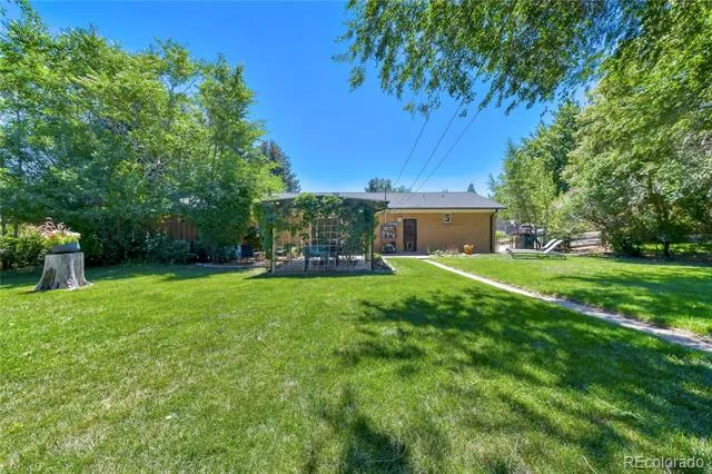 11835 Swadley Drive Lakewood, CO 80215