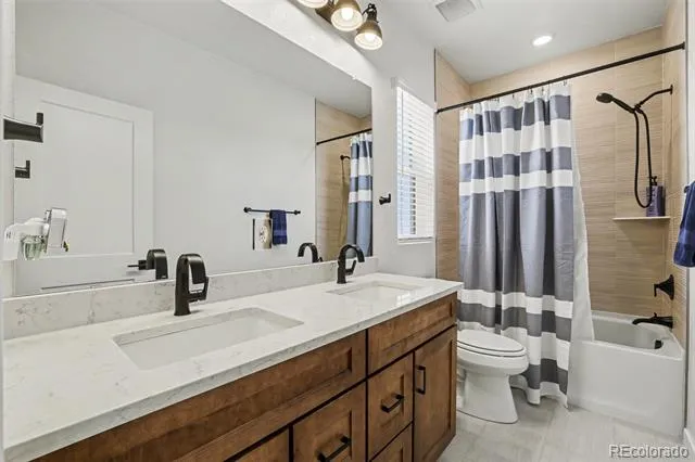 8765 Moonshimmer Trail Littleton, CO 80125