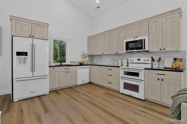 19404 Hilltop Pines Path Monument, CO 80132