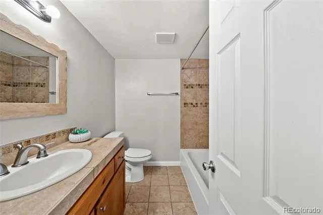 4676 S Lincoln Street Englewood, CO 80113