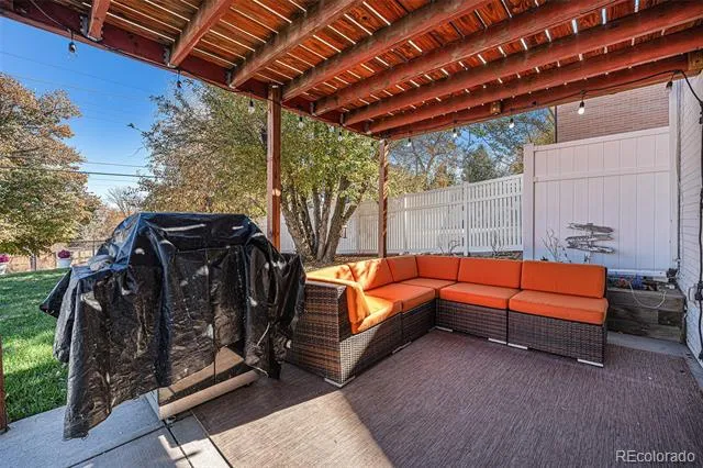 6110 S Southwood Drive Centennial, CO 80121