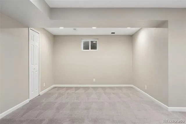 6043 E Briarwood Drive Englewood, CO 80112