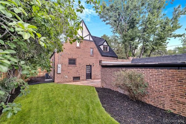 1725 Forest Street Parkway Denver, CO 80220