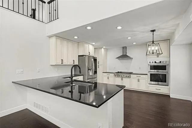 5703 S Hannibal Way Centennial, CO 80015