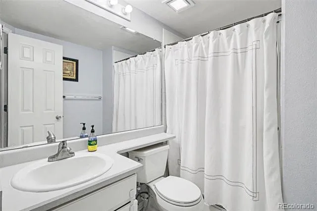 5703 S Hannibal Way Centennial, CO 80015