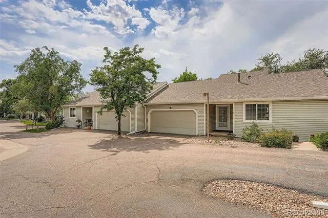 2800 S Heather Gardens Way #B Aurora, CO 80014