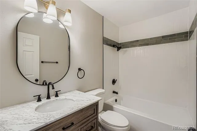 2800 S Heather Gardens Way #B Aurora, CO 80014