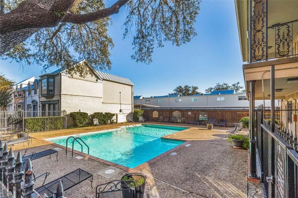 9843 Park Lane Court Dallas, TX 75220