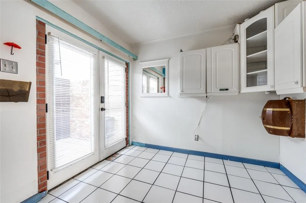 9843 Park Lane Court Dallas, TX 75220