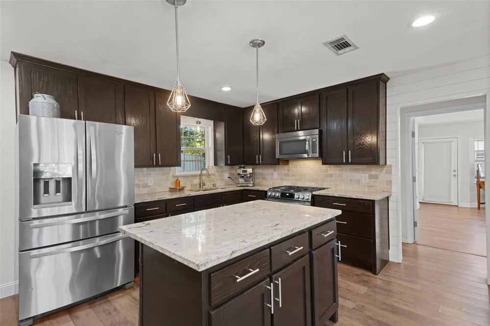 300 E Pecan Street Aubrey, TX 76227