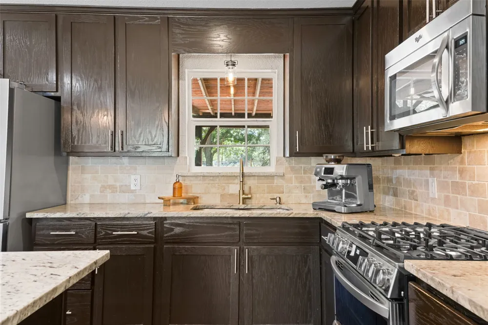 300 E Pecan Street Aubrey, TX 76227