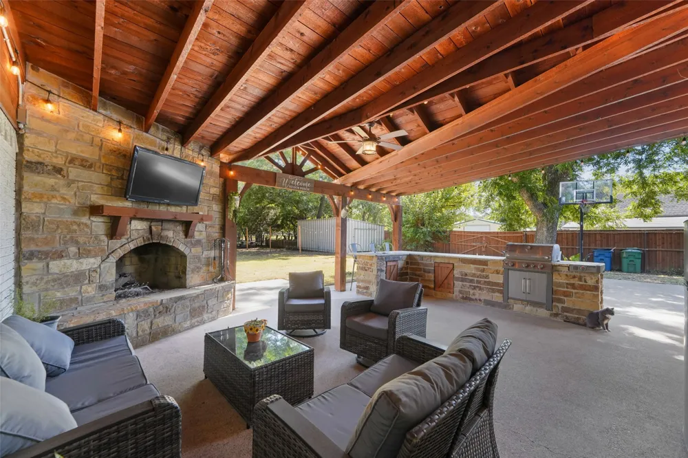 300 E Pecan Street Aubrey, TX 76227
