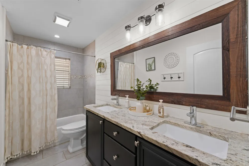 300 E Pecan Street Aubrey, TX 76227