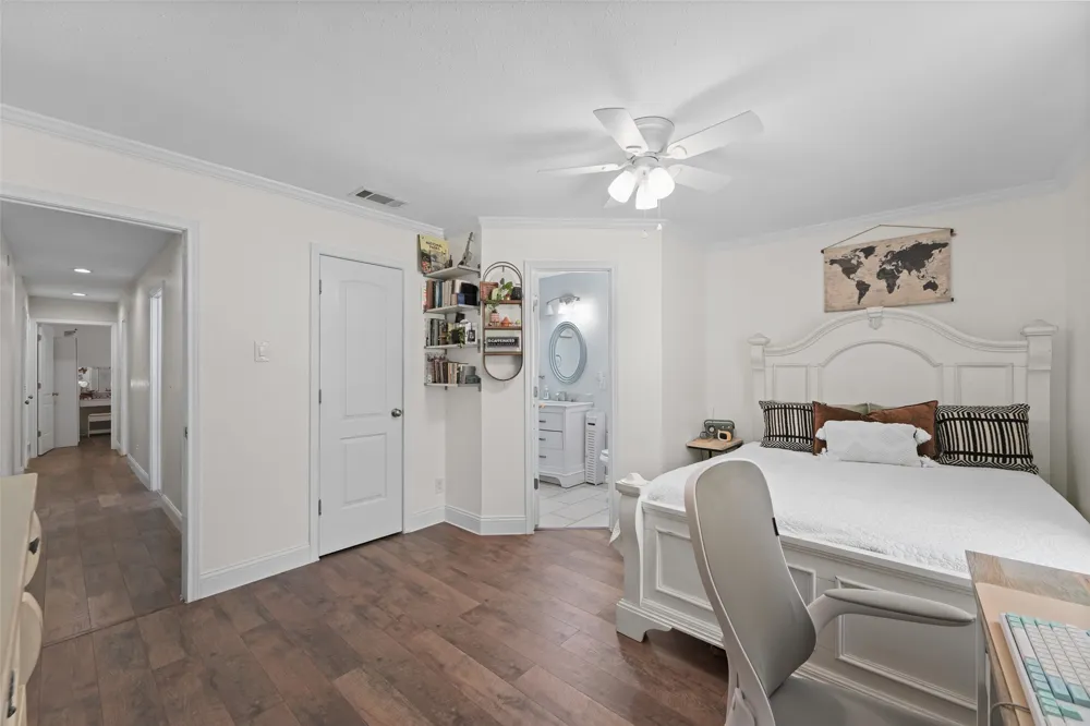 300 E Pecan Street Aubrey, TX 76227
