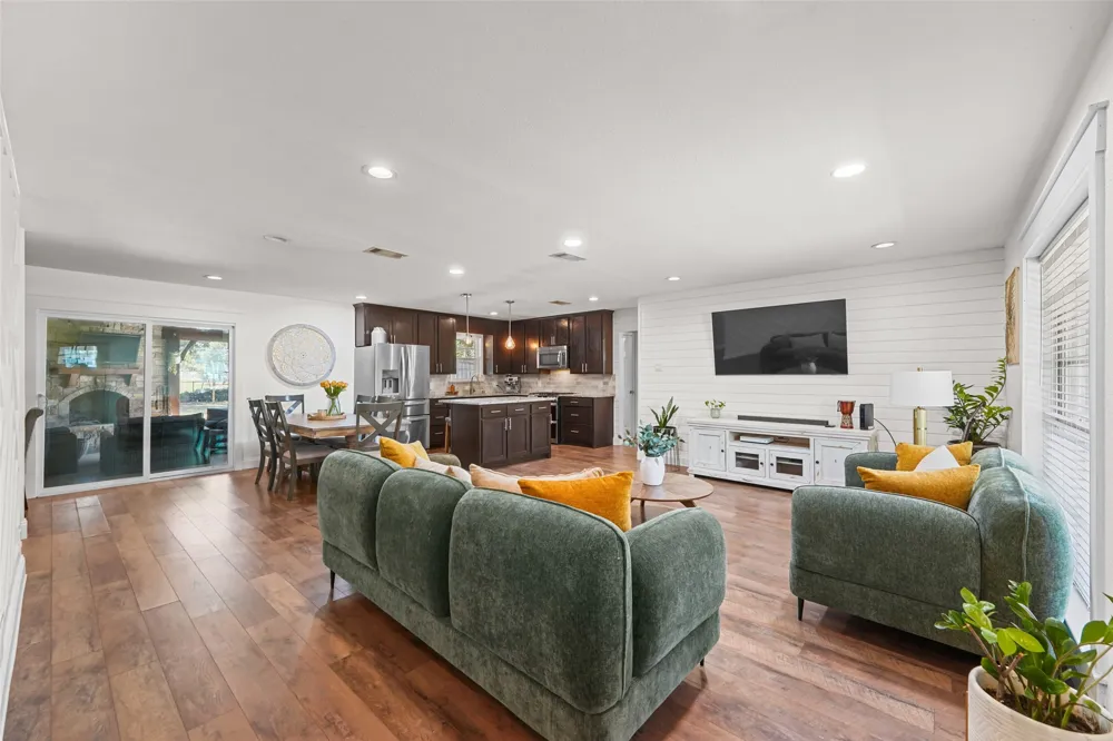 300 E Pecan Street Aubrey, TX 76227