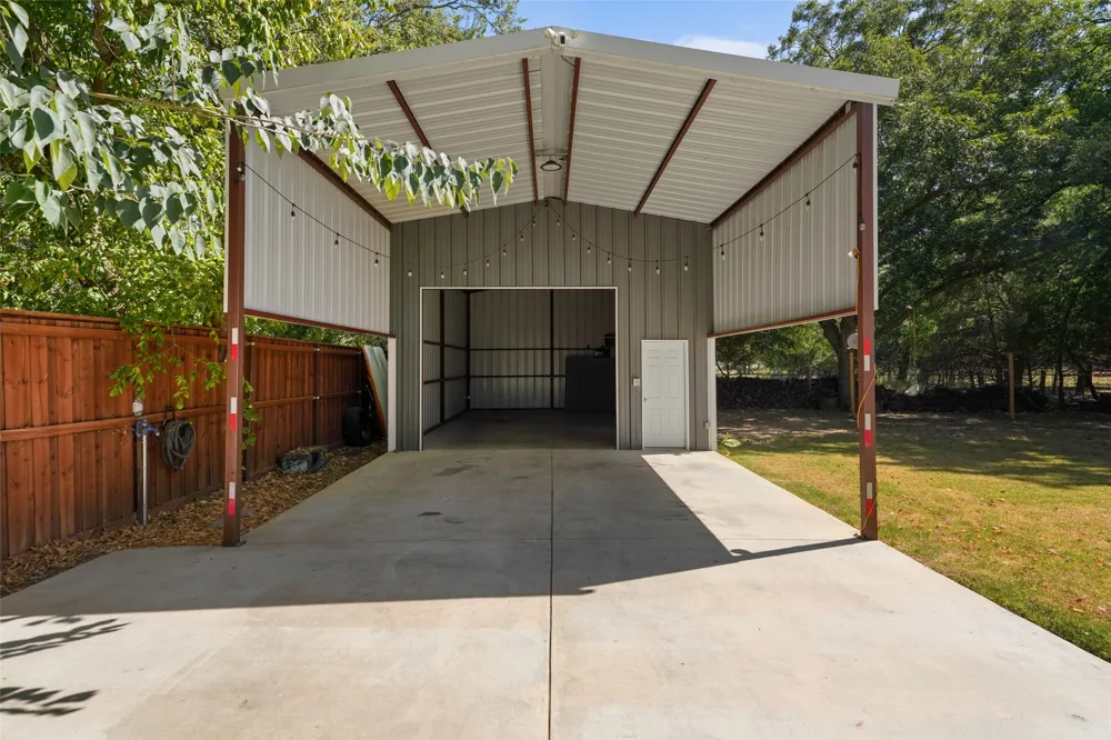 300 E Pecan Street Aubrey, TX 76227