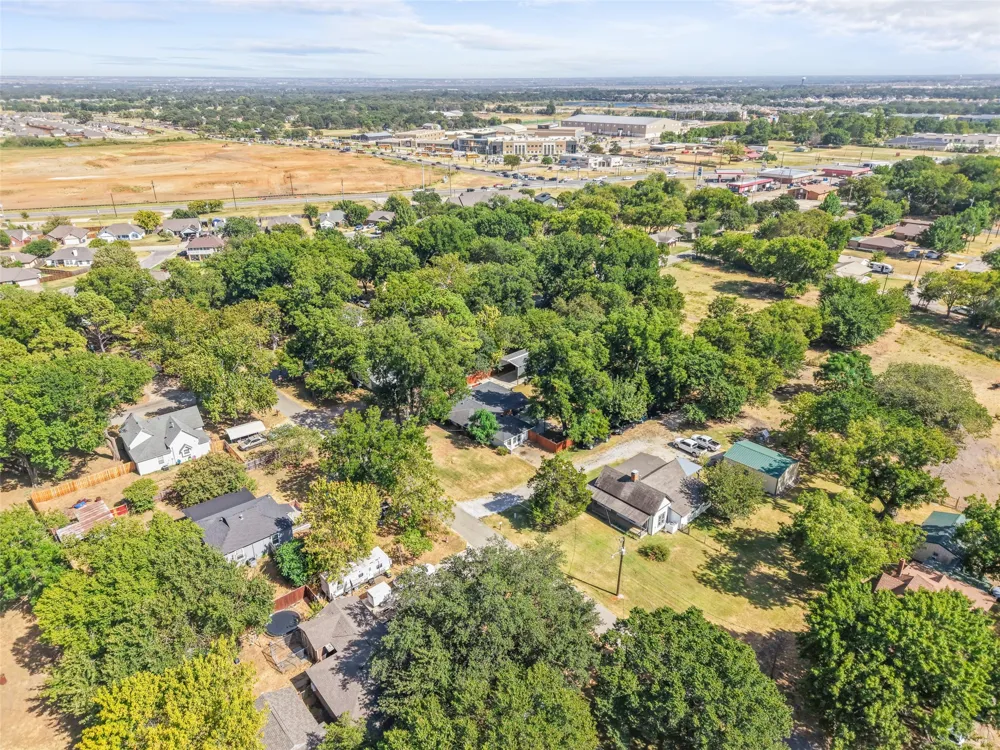 300 E Pecan Street Aubrey, TX 76227