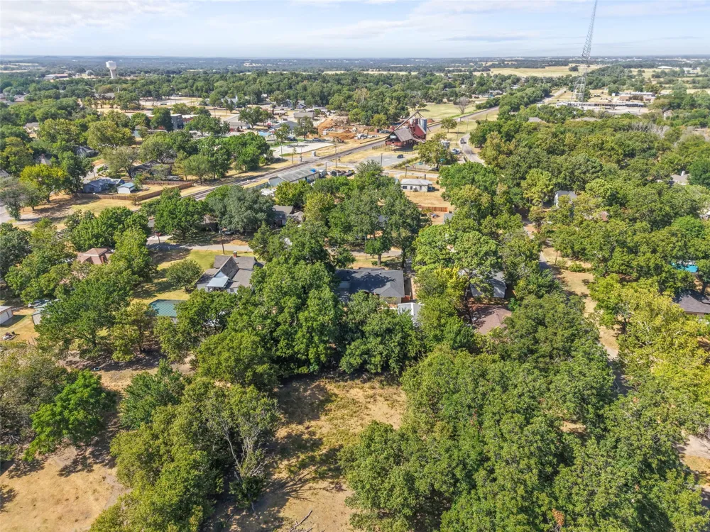 300 E Pecan Street Aubrey, TX 76227