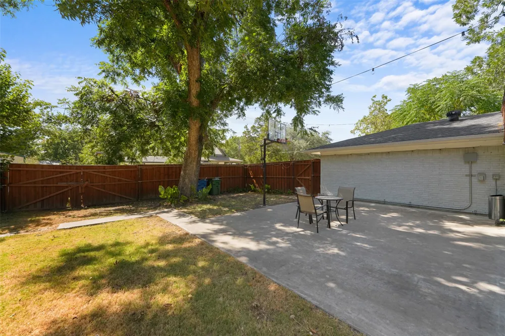 300 E Pecan Street Aubrey, TX 76227