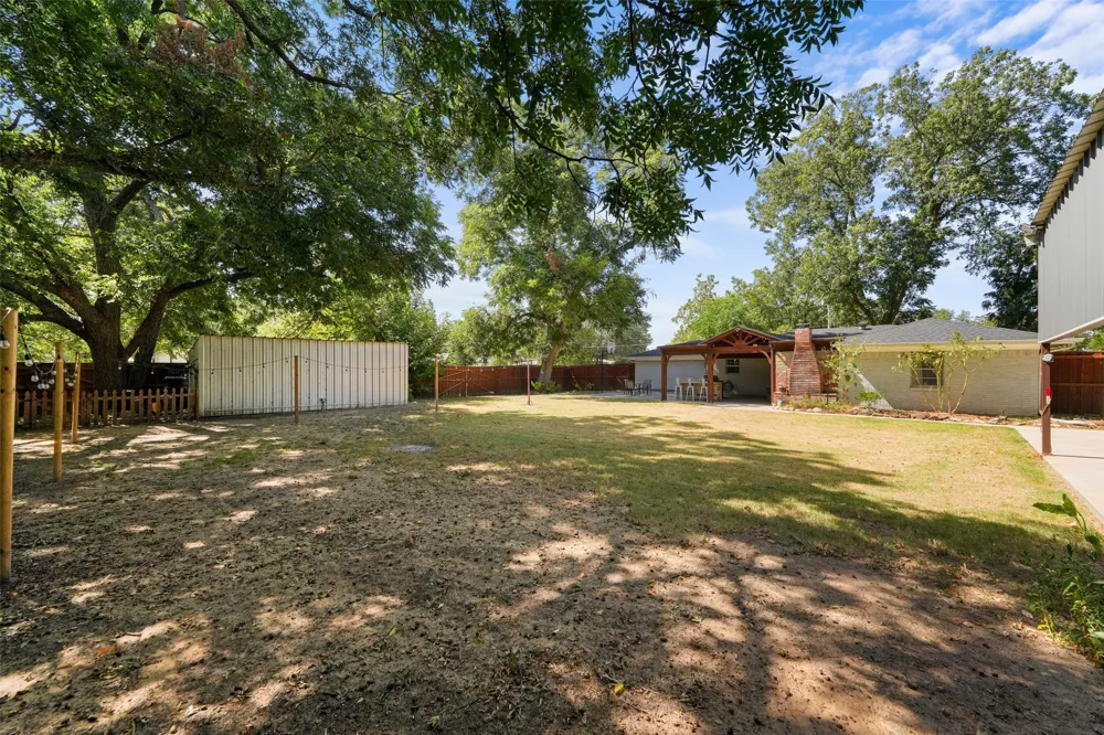 300 E Pecan Street Aubrey, TX 76227
