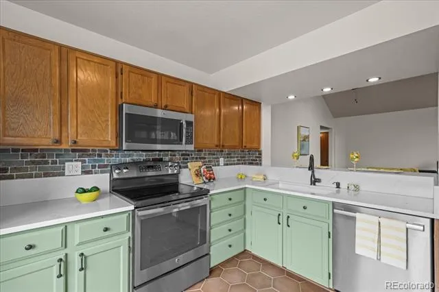 989 S Miller Street #204 Lakewood, CO 80226