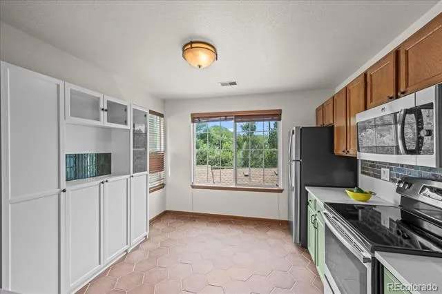 989 S Miller Street #204 Lakewood, CO 80226
