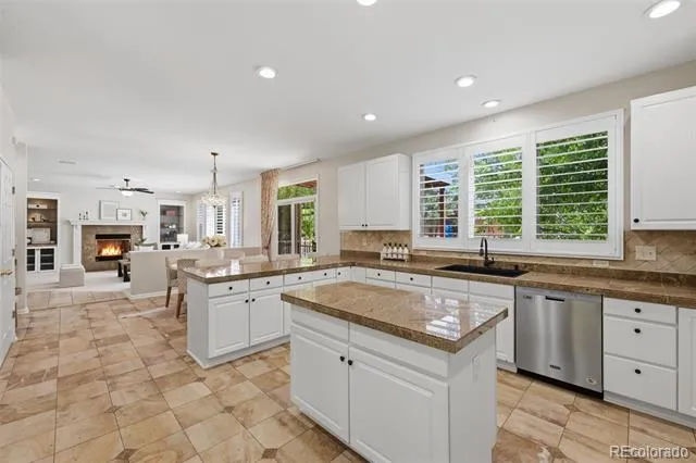 5498 S Helena Street Aurora, CO 80015