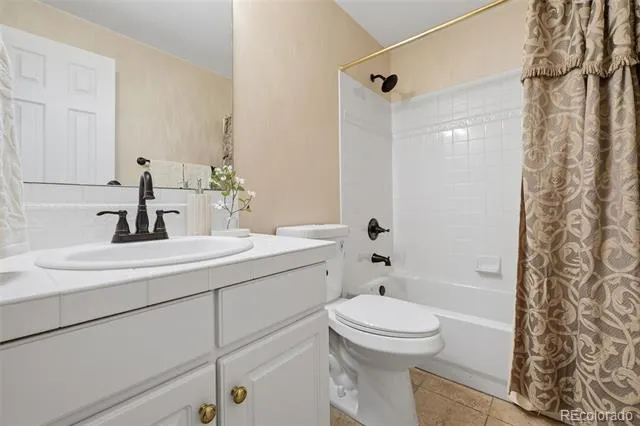 5498 S Helena Street Aurora, CO 80015
