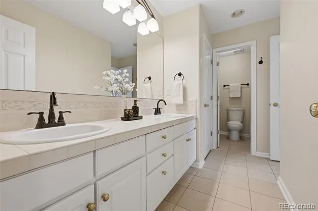 5498 S Helena Street Aurora, CO 80015
