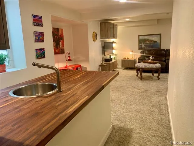 8266 S Logan Court Littleton, CO 80122
