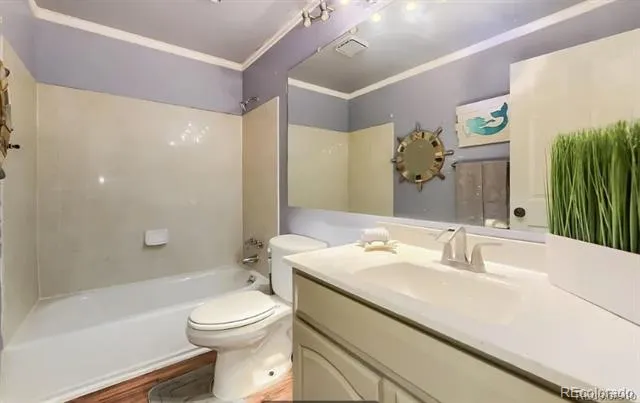 8266 S Logan Court Littleton, CO 80122
