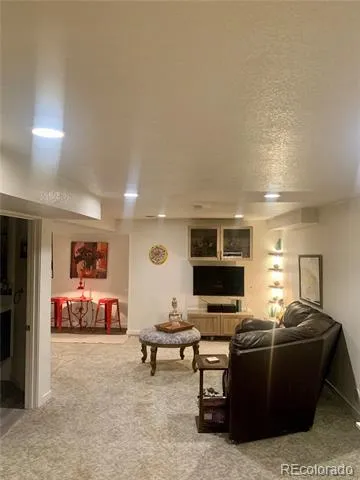 8266 S Logan Court Littleton, CO 80122