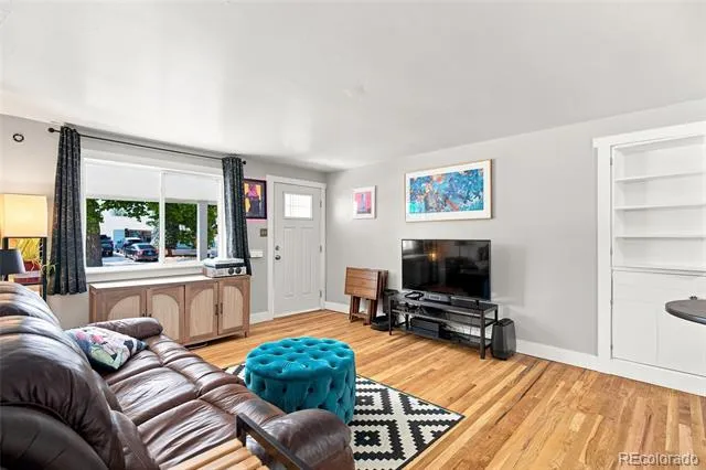 812 Geneva Street Aurora, CO 80010