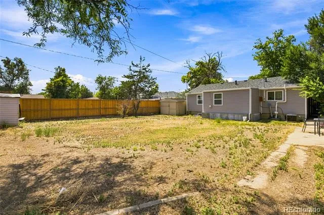 812 Geneva Street Aurora, CO 80010