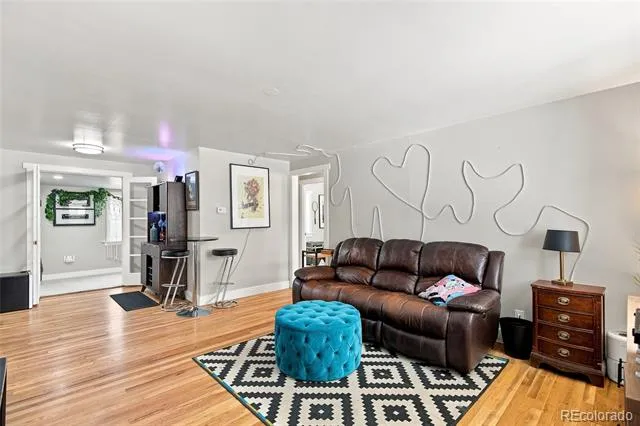 812 Geneva Street Aurora, CO 80010