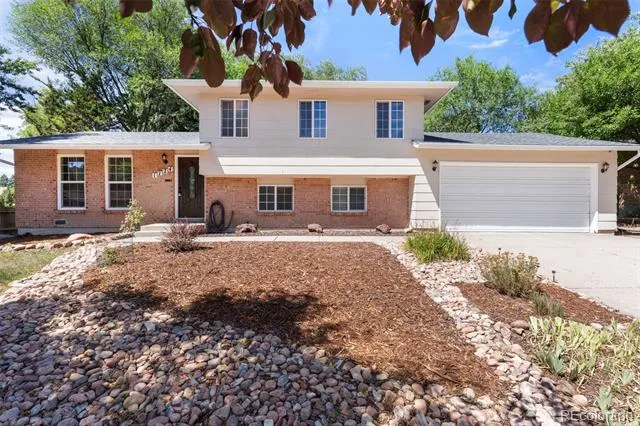 1724 Wooten Road Colorado Springs, CO 80915