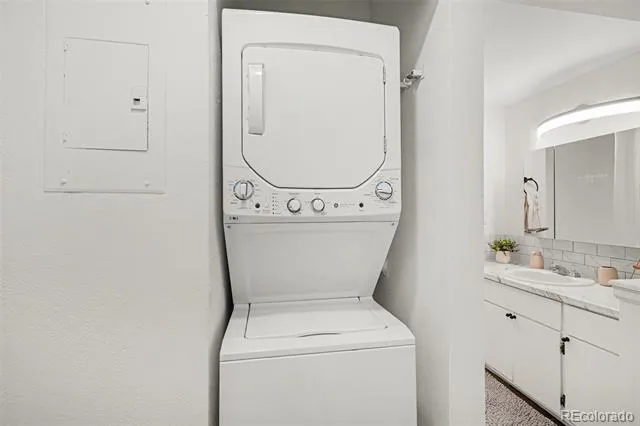 532 Oakwood Drive #D103 Castle Rock, CO 80104