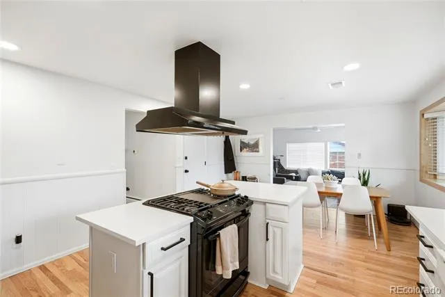 2779 S Meade Street Denver, CO 80236